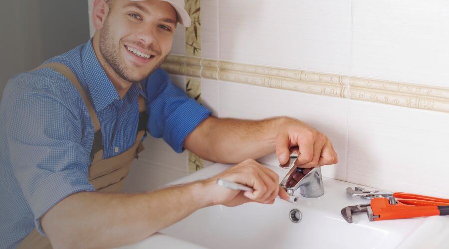 Professional clogged drains services in Albion, IN